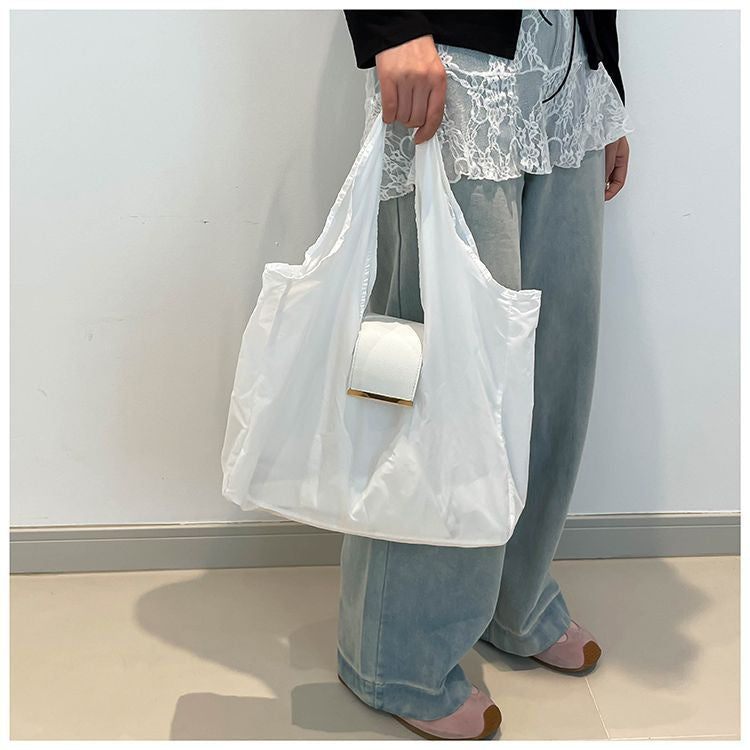 Fashionable lady's handbag
