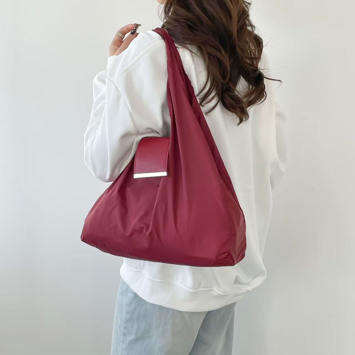 Fashionable lady's handbag