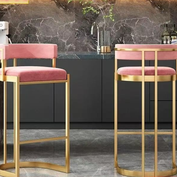 Barhocker im nordischen Stil mit Rückenlehne