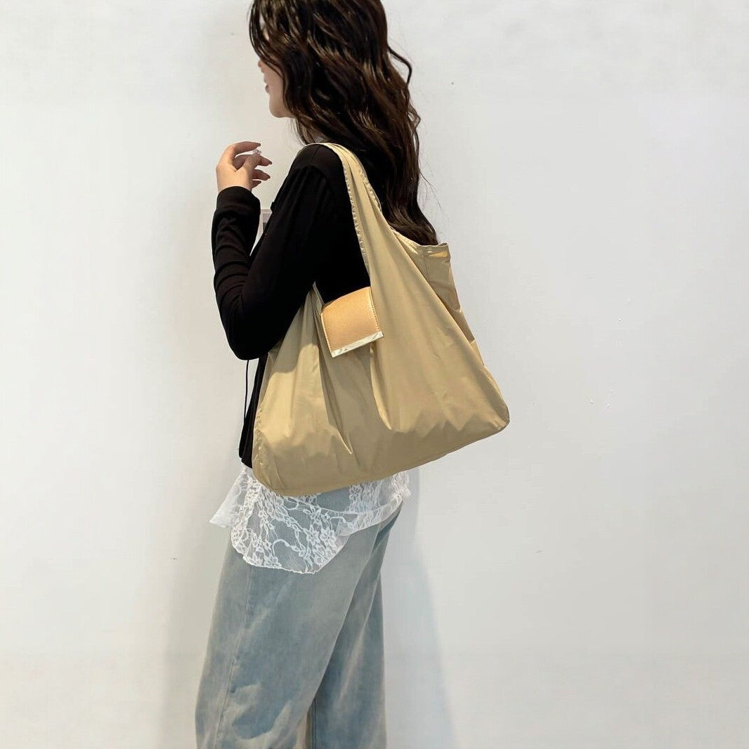 Fashionable lady's handbag