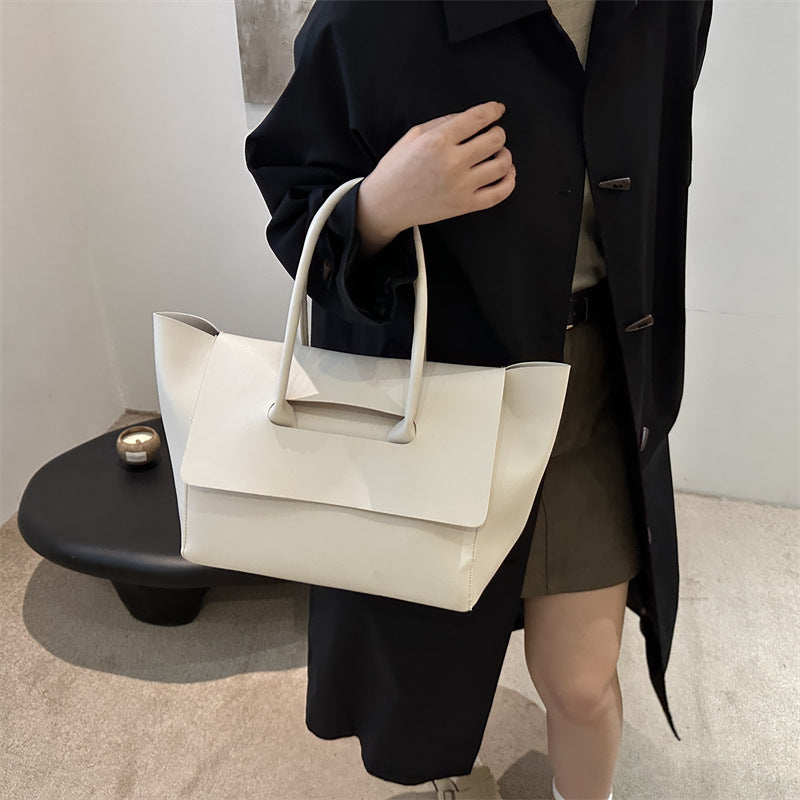 Large Capacity Retro Shoulder Handbag
