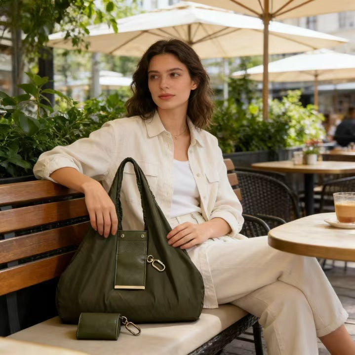 Fashionable lady's handbag