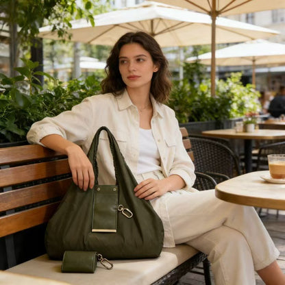 Fashionable lady's handbag