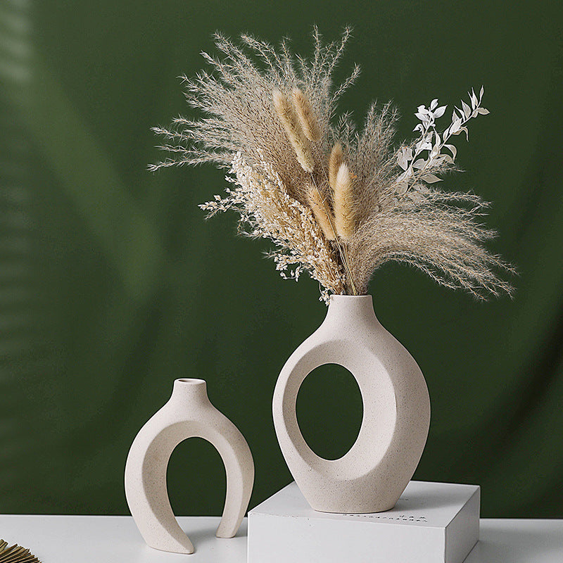 Nordische Keramik-Blumenvase als Wohndekoration